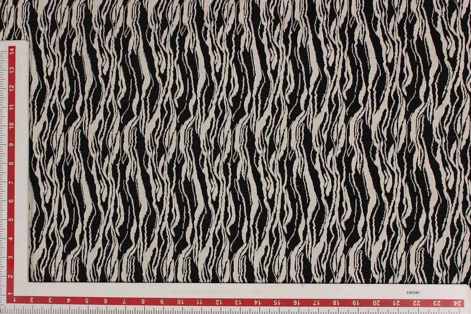 Black and White Abstract Knit Jacquard Cotton Polyester Blend Fabric