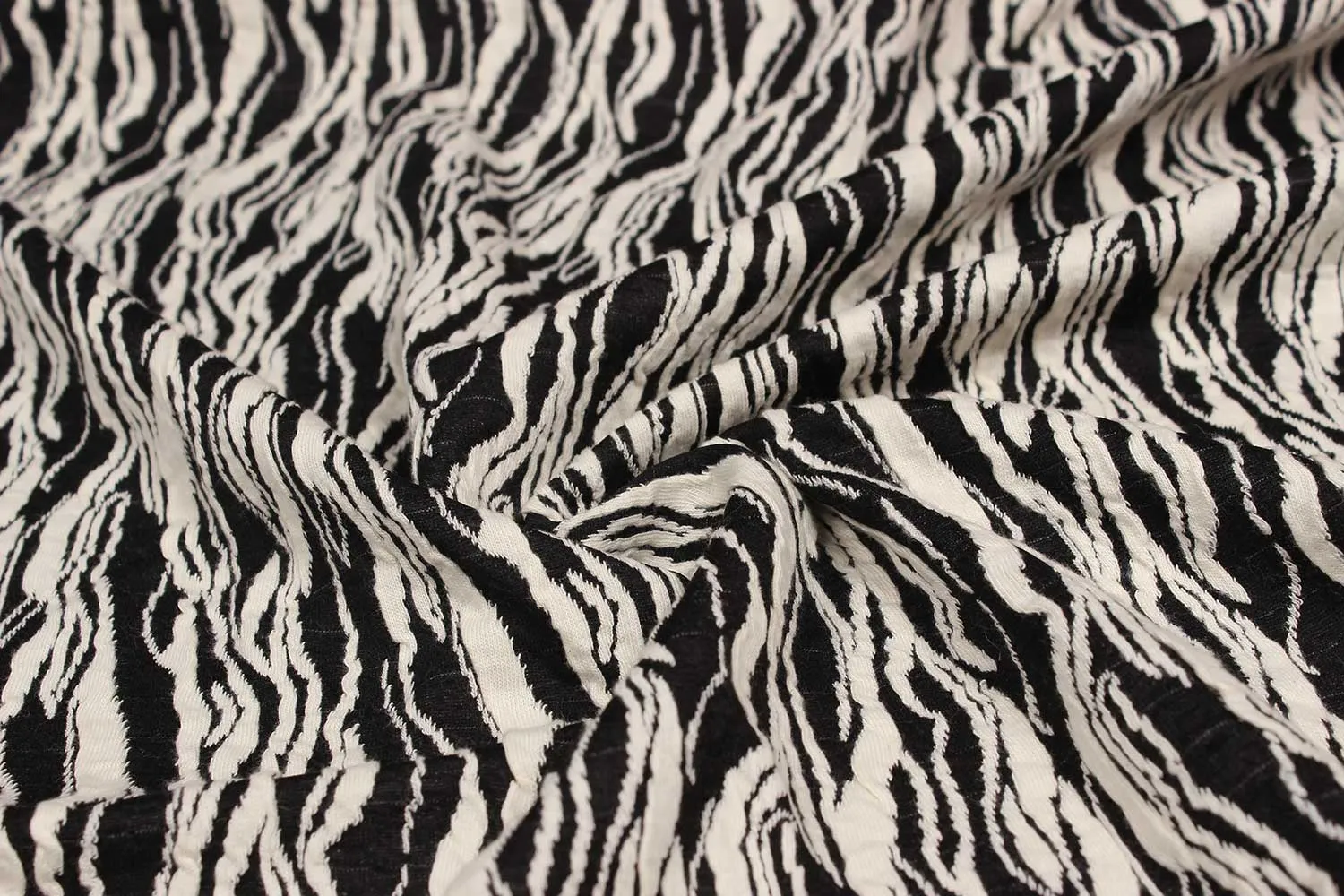 Black and White Abstract Knit Jacquard Cotton Polyester Blend Fabric