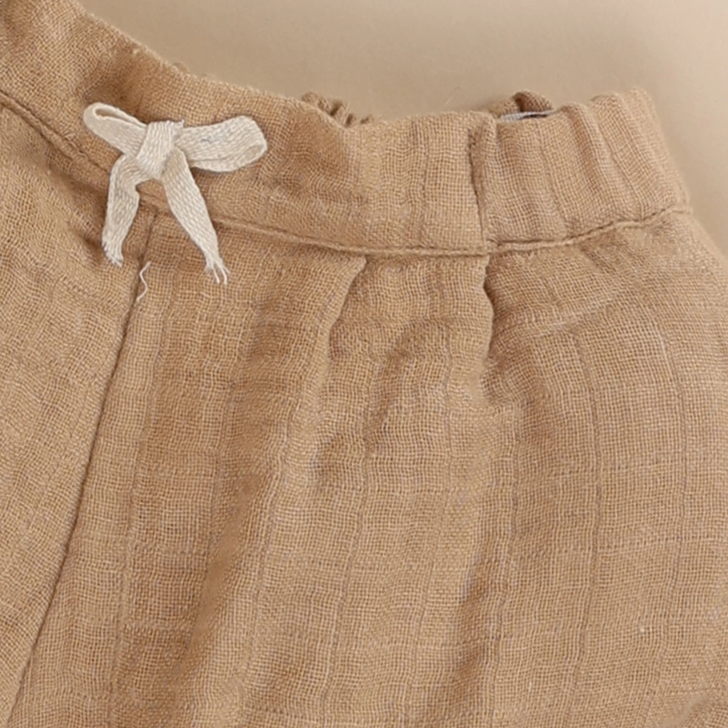 Latte Organic Muslin Frill Top With Bloomers