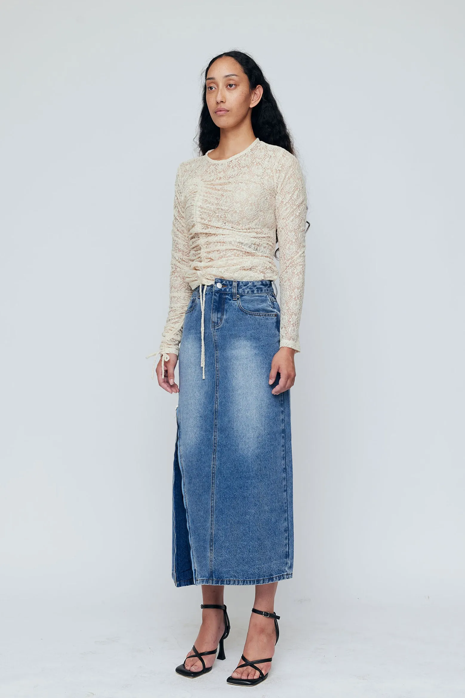 LOLA LACE TOP