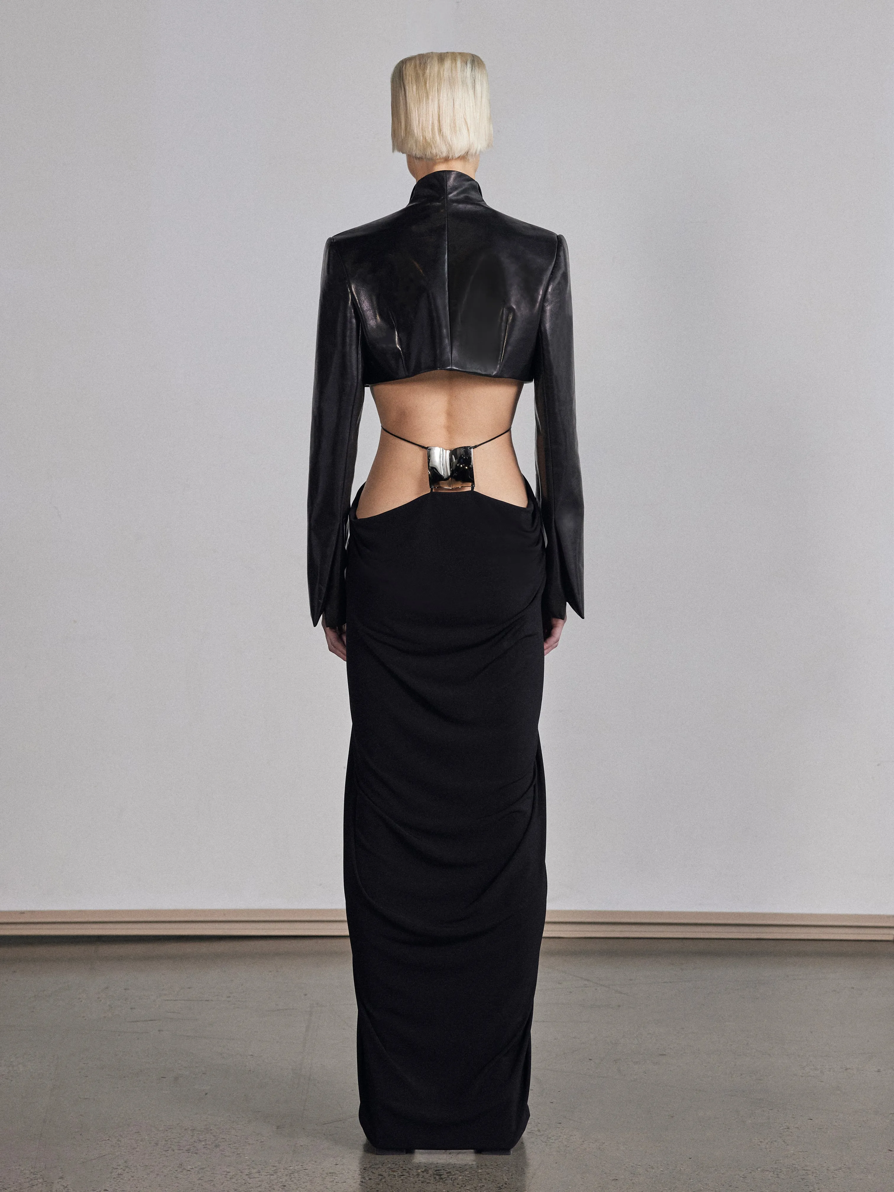 SQUARE LOWER BACK PLATE (PILLAR DRAPE SKIRT) - BLACK
